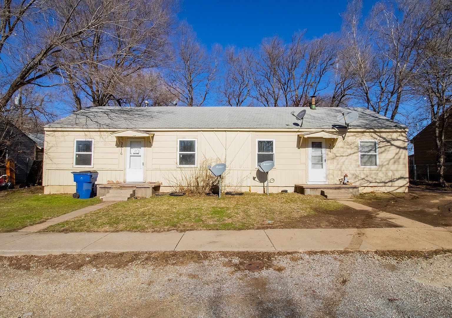 3516 E Roseberry St, Wichita, KS 67210 | Zillow