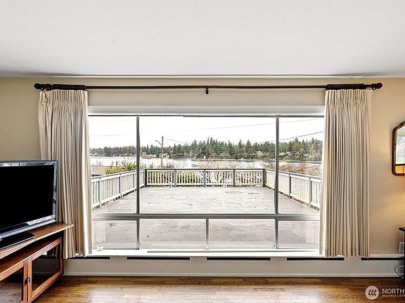 3rd image of 1723 Shorewood Drive