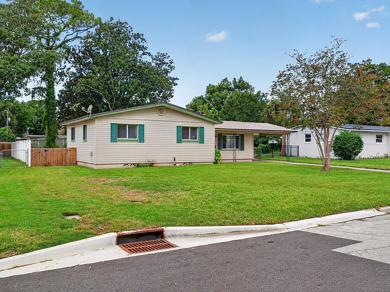 2618 Arlex Dr E — Photo 2