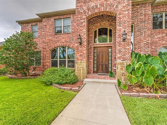 2nd image of 2109 Oakwood Dr