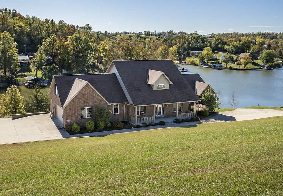 1st image of 122 Admiral Dr