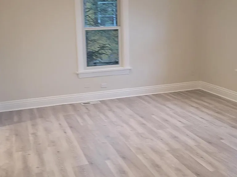 another view of the 13' 3" x 19' 6" Living/Family room