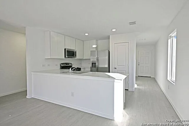 3 bed, 2.0 bath, 1266 sqft, $1,475 — Photo 4