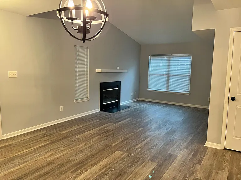 5843 Orchard Hill Ct — Photo 11