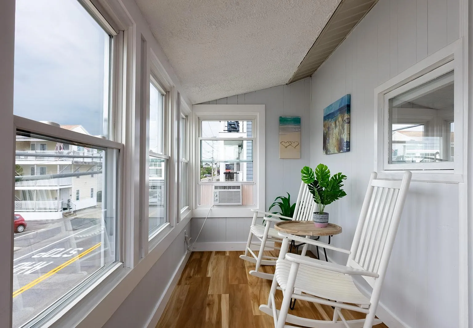 75 E Grand Ave — Photo 2