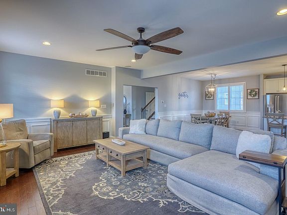 3rd image of 513 Spring Hollow Dr