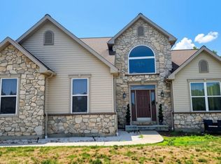 433 Eagleview Dr, Mohrsville, PA 19541