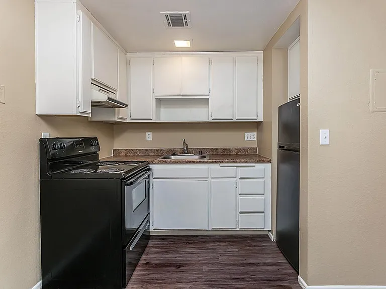 La Ventana Apartments — Photo 55