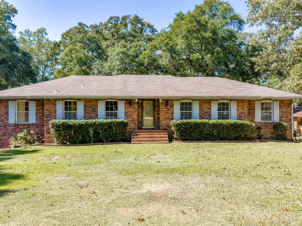 212 Marina Dr, Eufaula, AL 36027