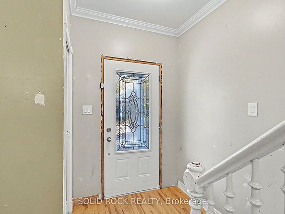 4th image of 127 Pamilla St