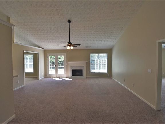 3rd image of 1870 Charleston Oak Cir