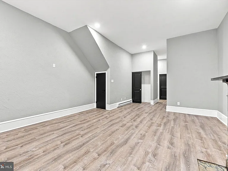 520 Spruce St #1 — Photo 8