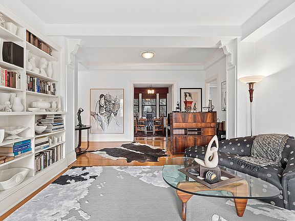 2nd image of 129 E 82nd St #5C