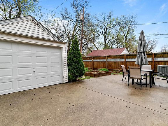 3rd image of 5660 Arendes Dr