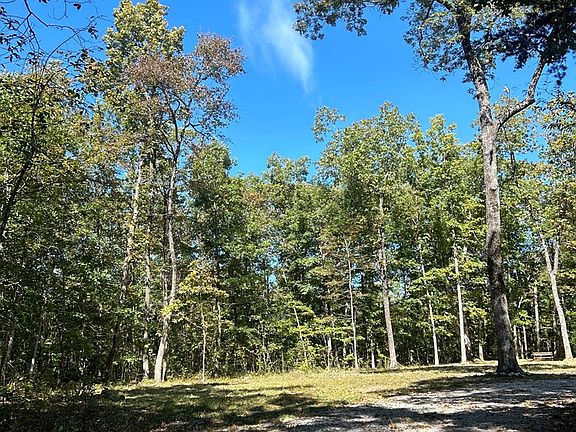 5th image of 1345 Simmons Rd