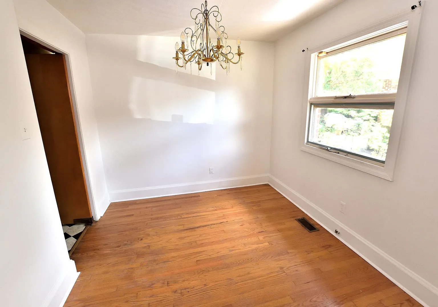 329 Myrtle Avenue — Photo 4