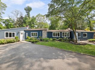 234 Edgewood Ave, Smithtown, NY 11787