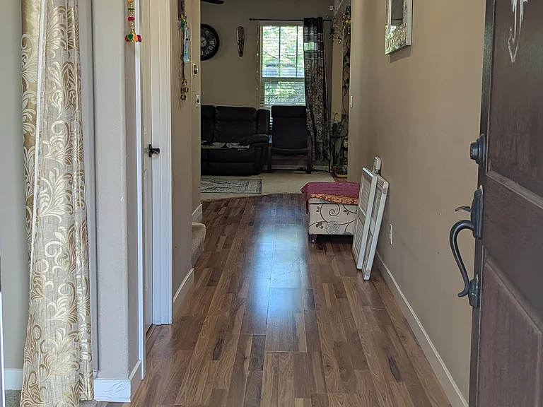 162 NE Greenridge Ter — Photo 3