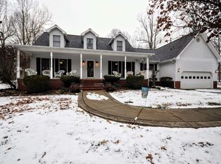 437 Fly Away Dr, Benton, KY 42025