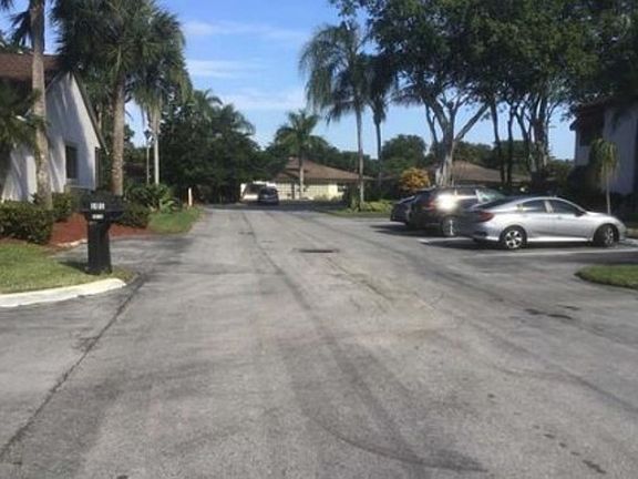 3rd image of 5068 Rose Hill Dr APT 103