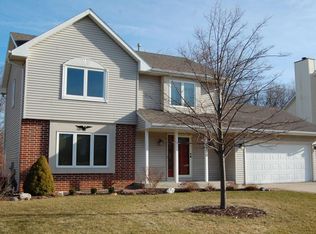 5800 Regency Hills Dr, Racine, WI 53406