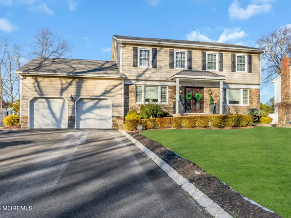 43 Westbrook Way, Manalapan, NJ 07726