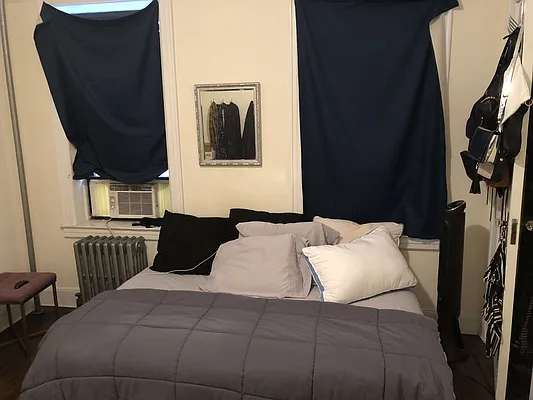 Rented by Metroline Realty | media 9