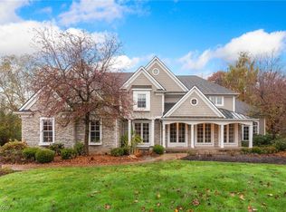 6590 Summer Wind Dr, Brecksville, OH 44141