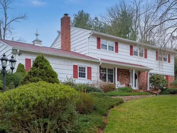 65 Spencer Ln, Watchung Boro, NJ 07069