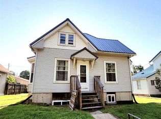 307 Plum St, Tipton, IA 52772