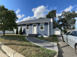 129 Bay Shore Rd, Deer Park, NY 11729