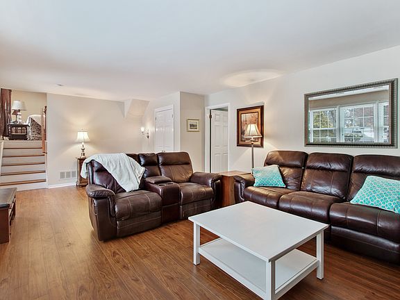 4th image of 2532 Justin Ln