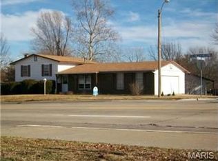 26 Southwood Dr, Saint Peters, MO