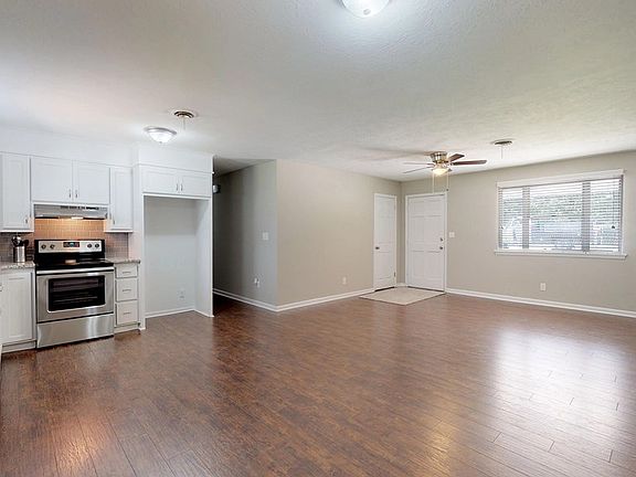 3rd image of 217 Hayne Dr