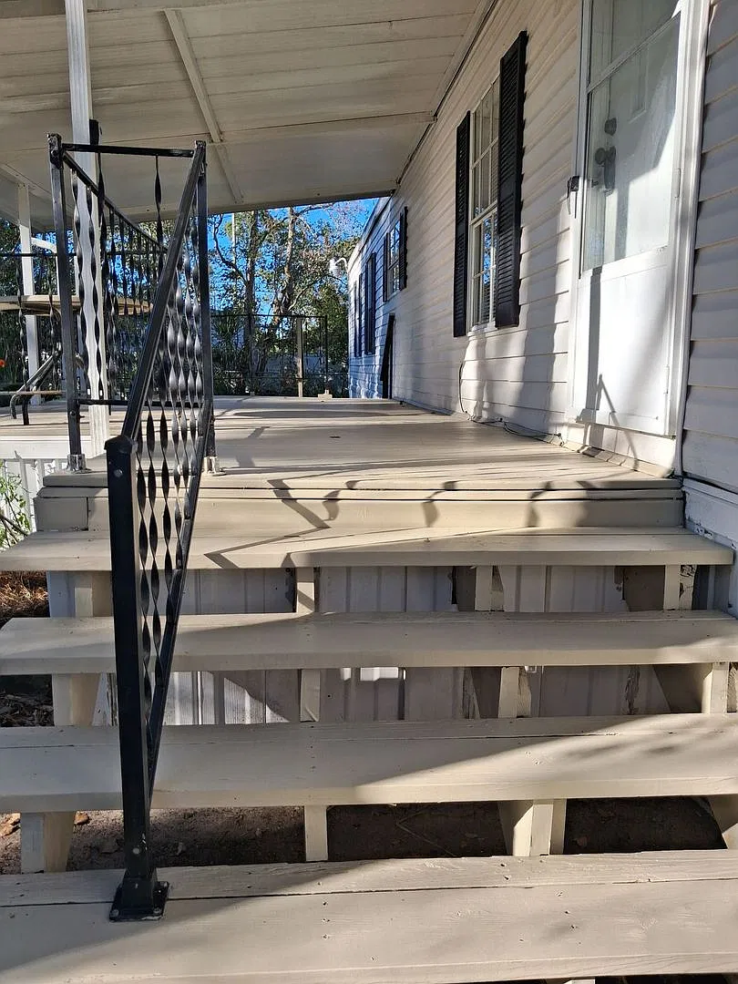 Cute 2 Bed 2 Bath Home 3 miles from the Beach!! — Photo 2