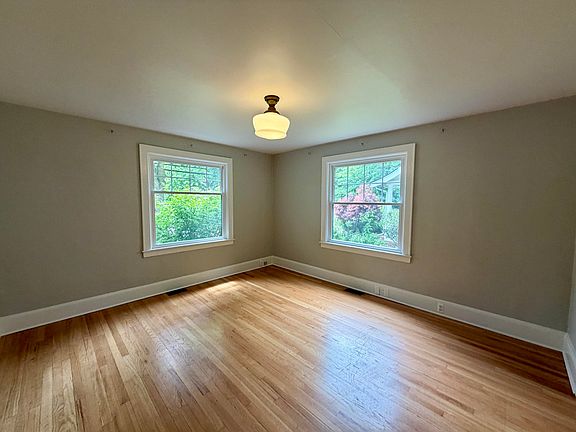 4th image of 1201 Granger Ave