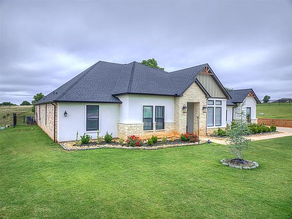 2nd image of 2271 Jackson Ln
