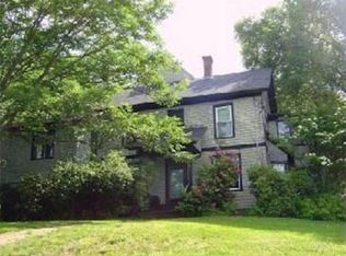 2 Shays St, Amherst, MA 01002