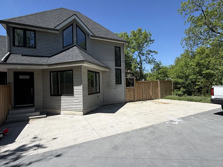 28B Fleming Ave — Photo 1