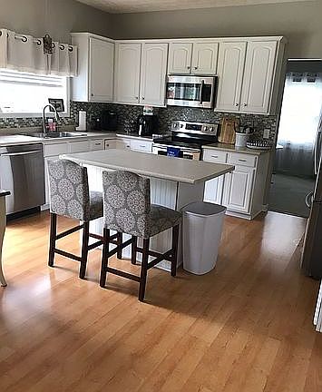 2nd image of 1043 Roanoke Dr