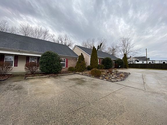 3rd image of 316B Woodhill Ln