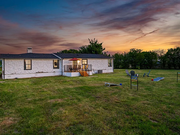 303 Jeanne Ln — Photo 41