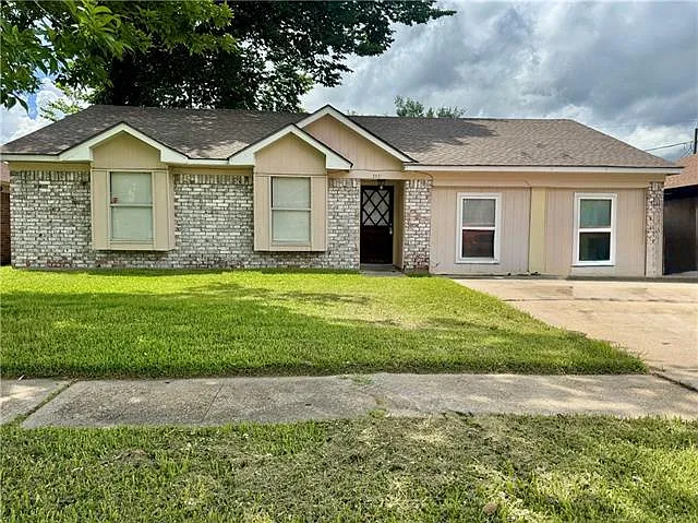 2521 English Colony Dr — Photo 1