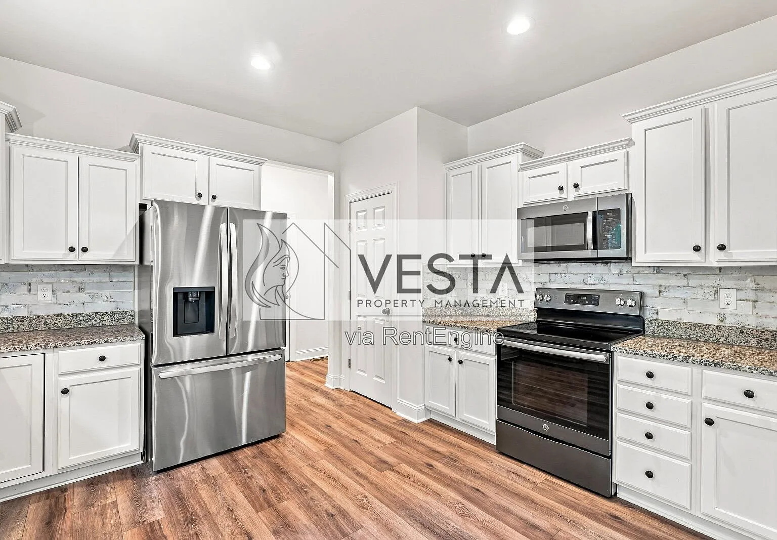 4 bed, 2.5 bath, 2063 sqft, $3,700 — Photo 3
