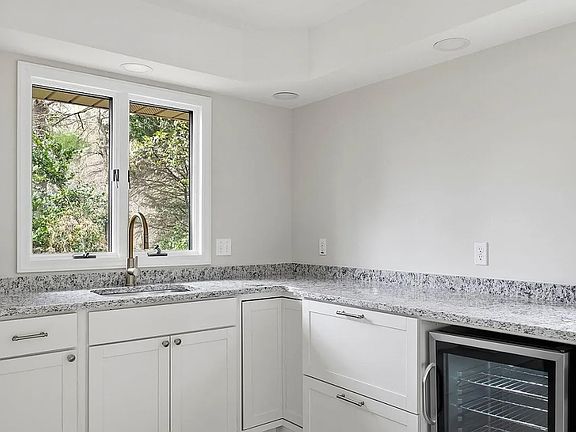 3rd image of 102 Scuppernong Ct #102