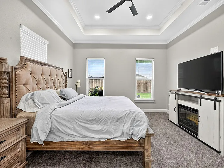 8619 La Jolla Dr — Photo 35
