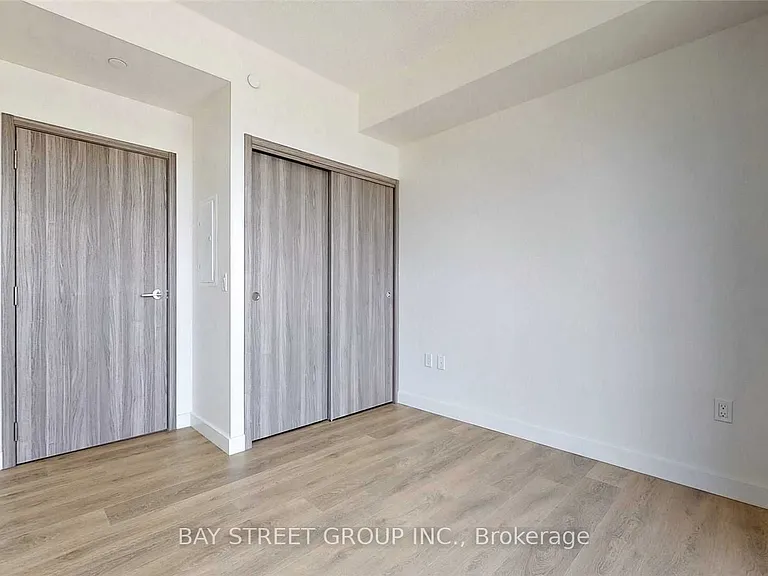 95 McMahon Dr #1212 — Photo 29