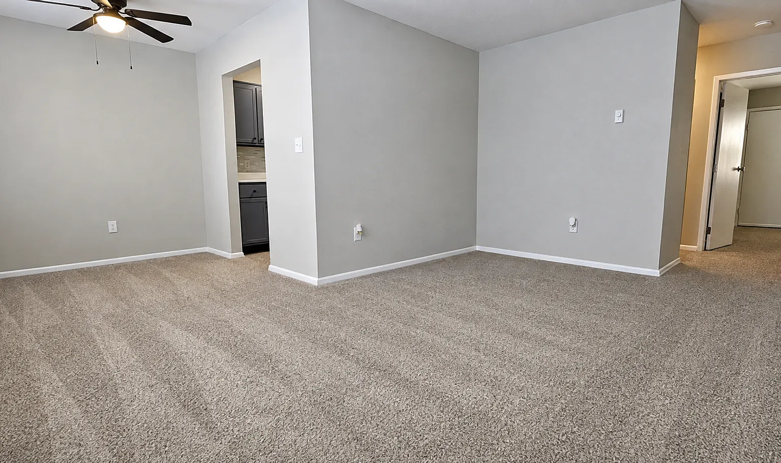 81 Woods Dr — Photo 1