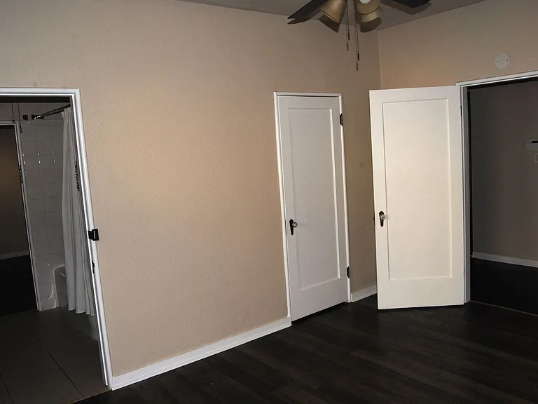 114 Flower St — Photo 9