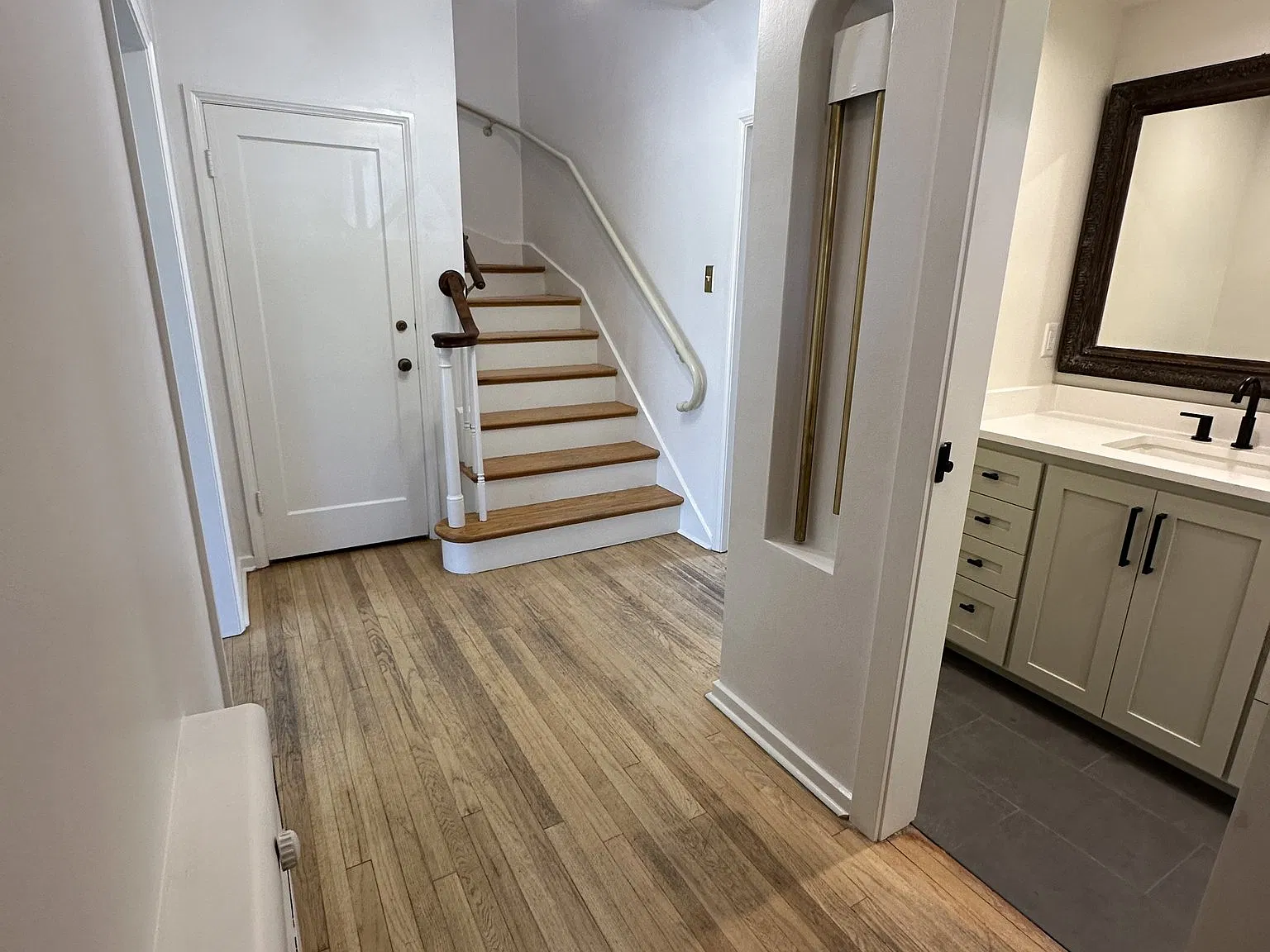 Capitol Hill Apartment — Photo 4